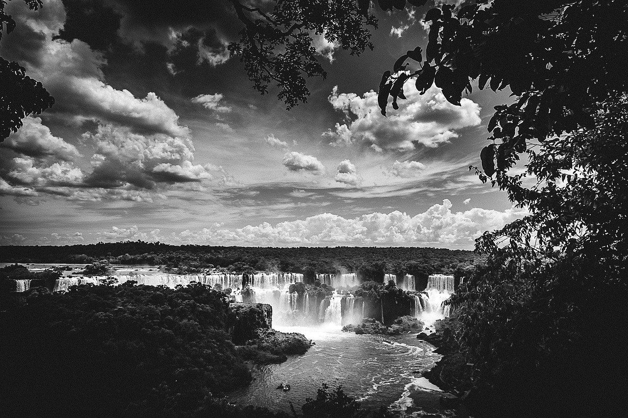 Iguazu Patenka, Kriokliai, Kraštovaizdis, Upė, Medžiai, Dangus, Debesys, Gamta, Juoda Ir Balta, Nemokamos Nuotraukos