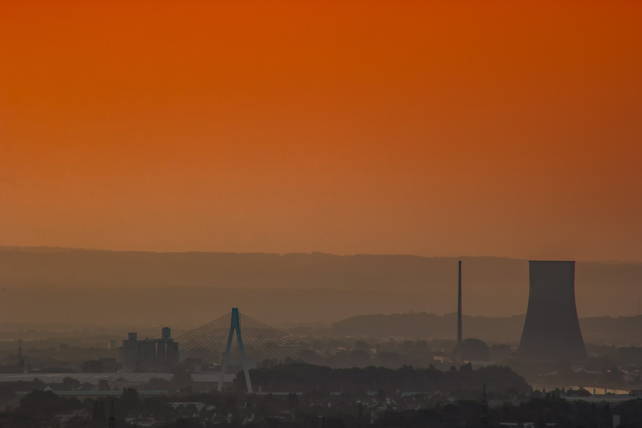 Industrija,  Atominė Jėgainė,  Aplinka,  Kraštovaizdis,  Taršos,  Kaminas,  Židinys,  Pramoninės Augalų,  Aušinimo Bokštas,  Didelis