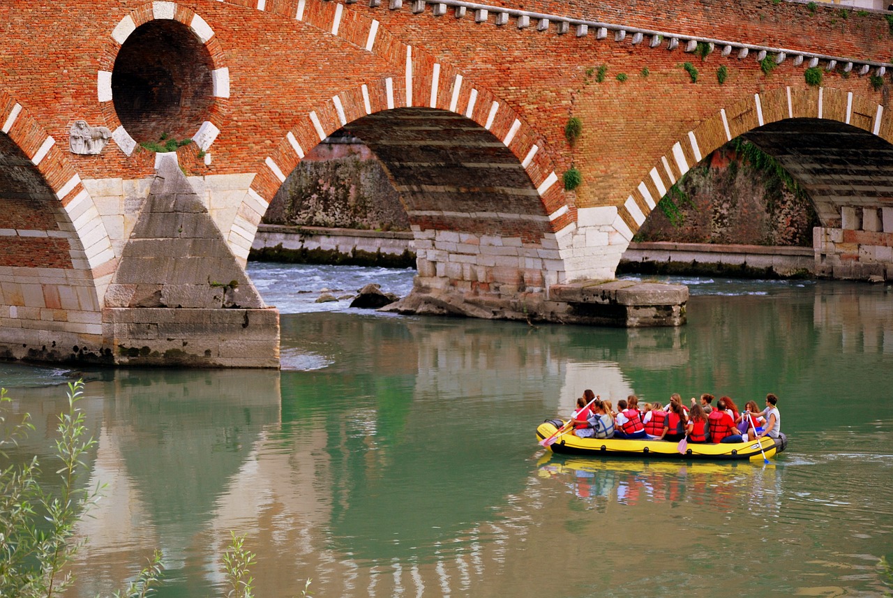 Pripučiami, Eilutė, Akmeninis Tiltas, Verona, Adige, Upė, Paminklas, Senovės, Italy, Lankas