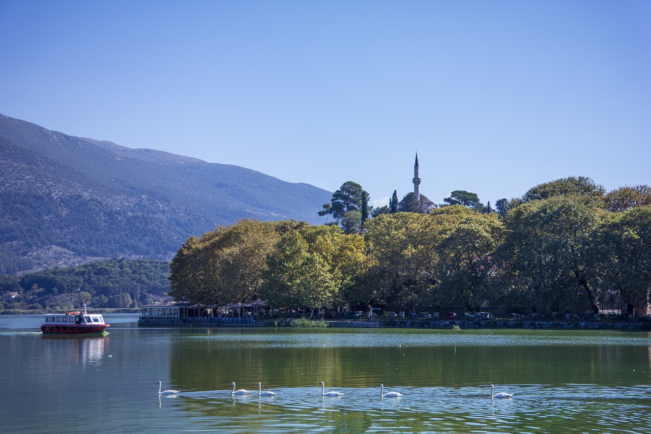 Ioannina, Graikija, Dangus, Vasara, Plokščių Medžiai, Mečetė, Peizažas, Ežeras, Švarus, Valtis