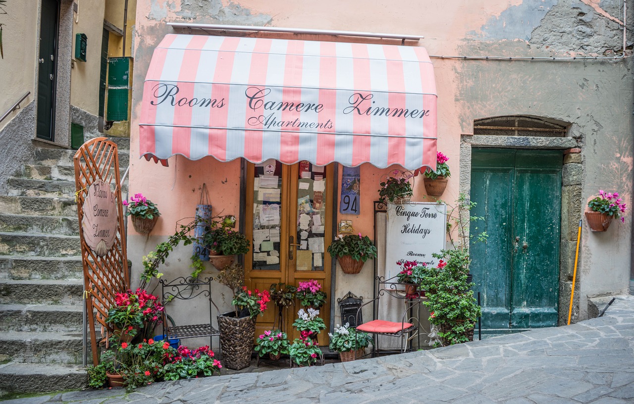 Italy, Cinque Terre, Laikyti Priekyje, Tentai, Gėlės, Parduotuvė, Pastatas, Fasadas, Architektūra, Vaizdingas