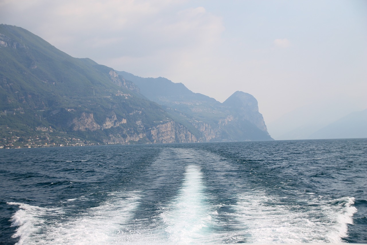 Italy, Garda, Vanduo, Kelionė Laivu, Limone-Sul-Garda, Ežero Vaizdas, Gamta, Šventė, Kalnai, Kraštovaizdis