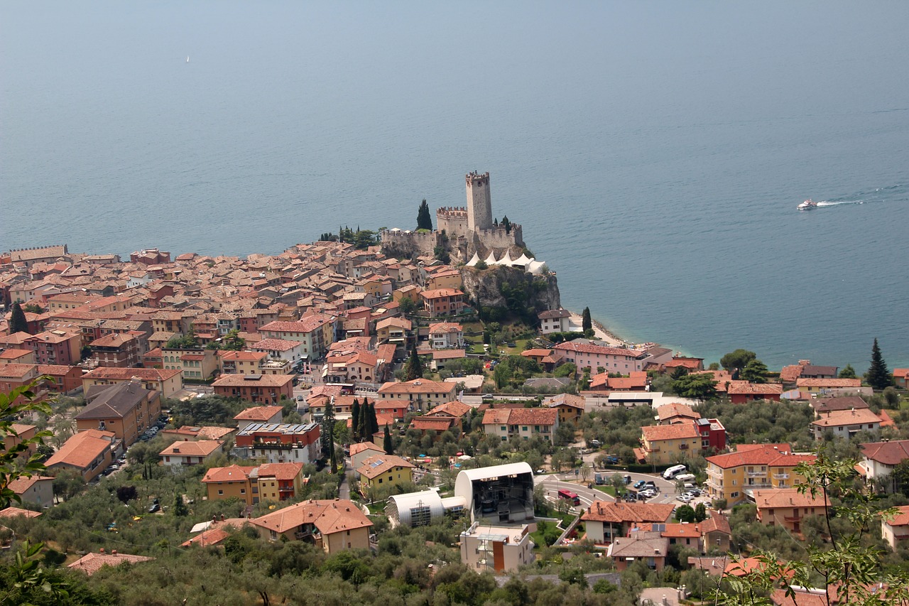 Italy, Malcesine, Garda, Ežeras, Kraštovaizdis, Malcesine, Pilis, Vanduo, Šventė, Uolos