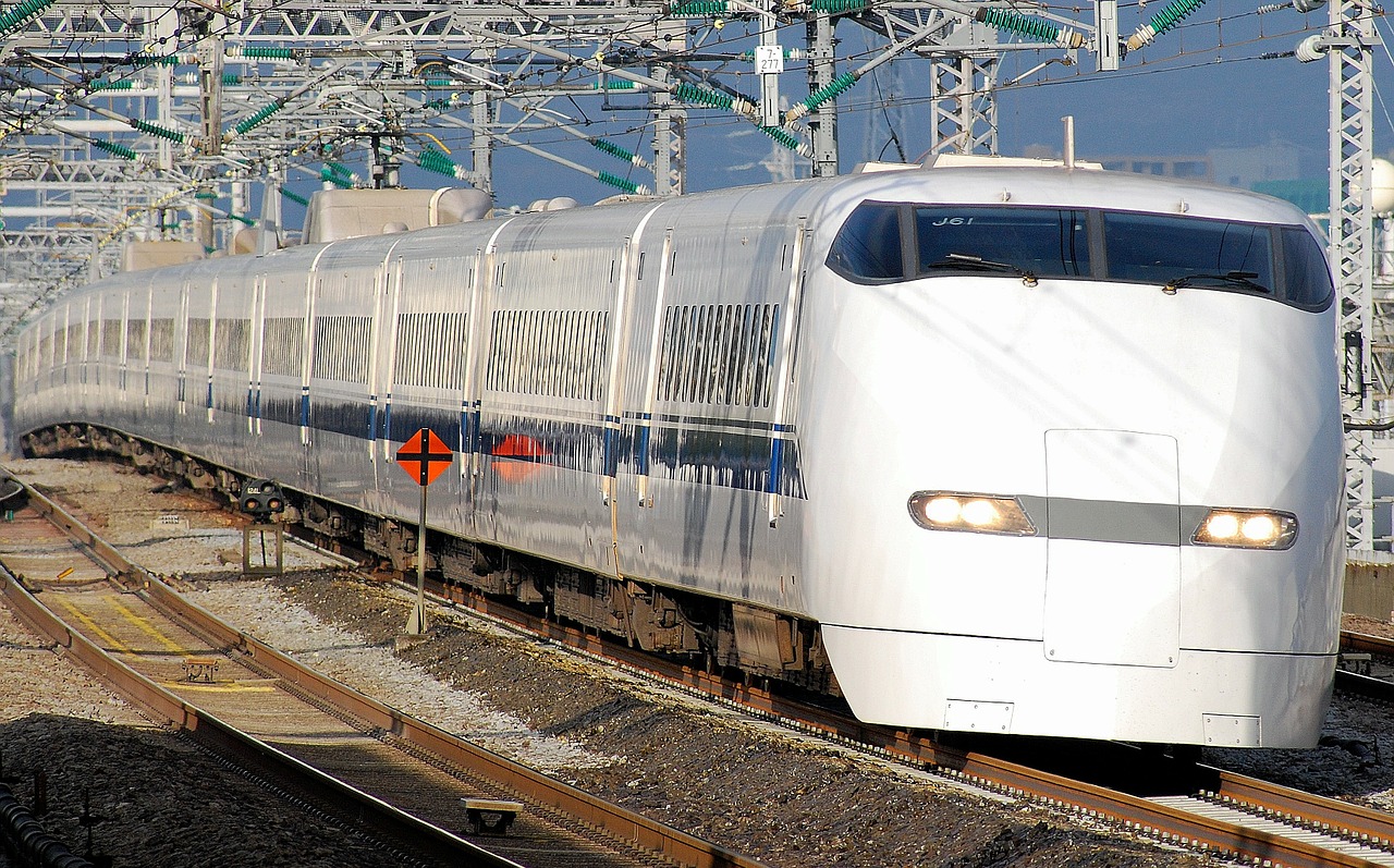 Japonija, Traukinys, Masinis Tranzitas, Keleivis, Lokomotyvas, Greitai, Elektrinis, Geležinkelis, Geležinkelis, Takelius