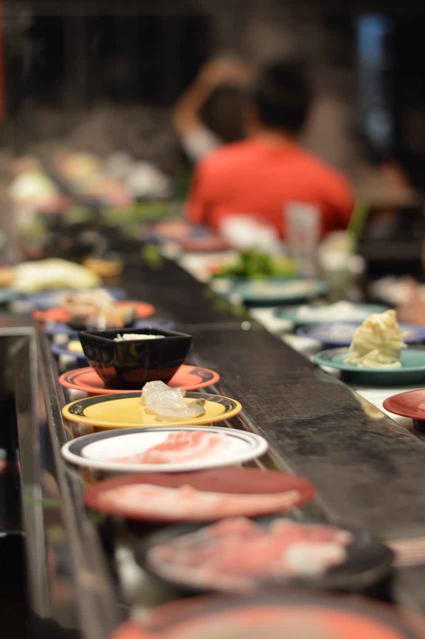 Japonijos Maistas, Diržas, Sushi, Bufetas, Maistas, Tailandas, Valgymas, Restoranas, Konteineris, Įdėti Maistą
