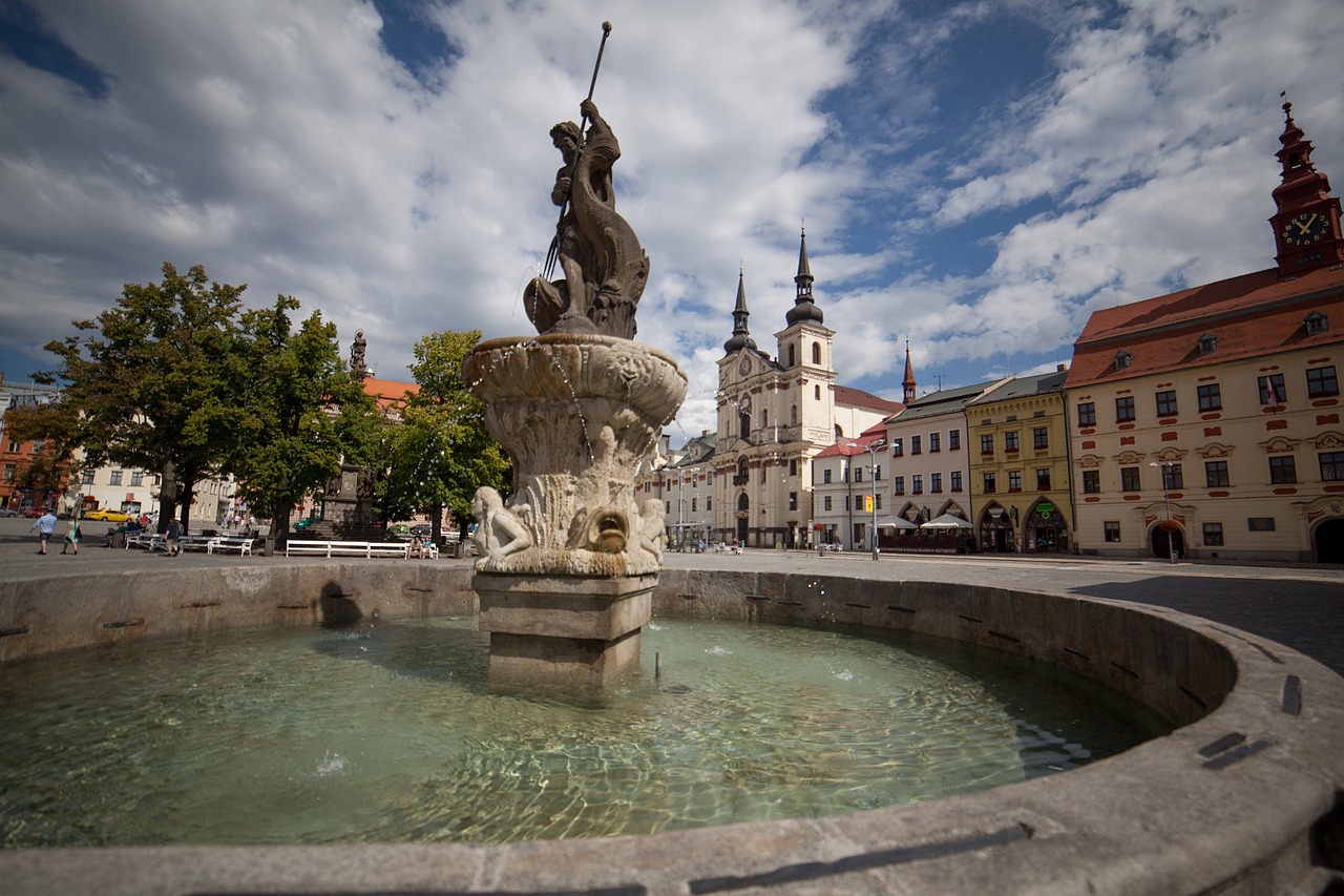 Jihlava, Fontanas, Kvadratas, Bažnyčia, Bohemija, Miesto Centras, Miestas, Senas Pastatas, Architektūra, Nemokamos Nuotraukos