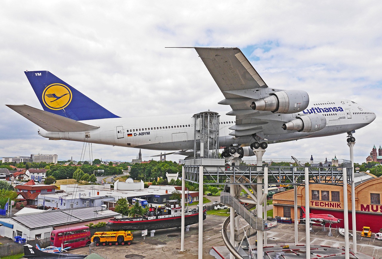Jumbo Jet, Boeing 747, Lufthansa, Keleivinis Automobilis, Skrajutė, Orlaivis, Lėktuvas, Mašina, Keleiviniai Orlaiviai, Kelionės Lėktuvas