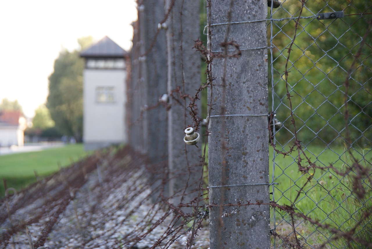 Teisingumas, Integracija, Įsilaužimas, Dachau Koncentracijos Stovykla, Elektrinė Tvora, Nemokamos Nuotraukos,  Nemokama Licenzija