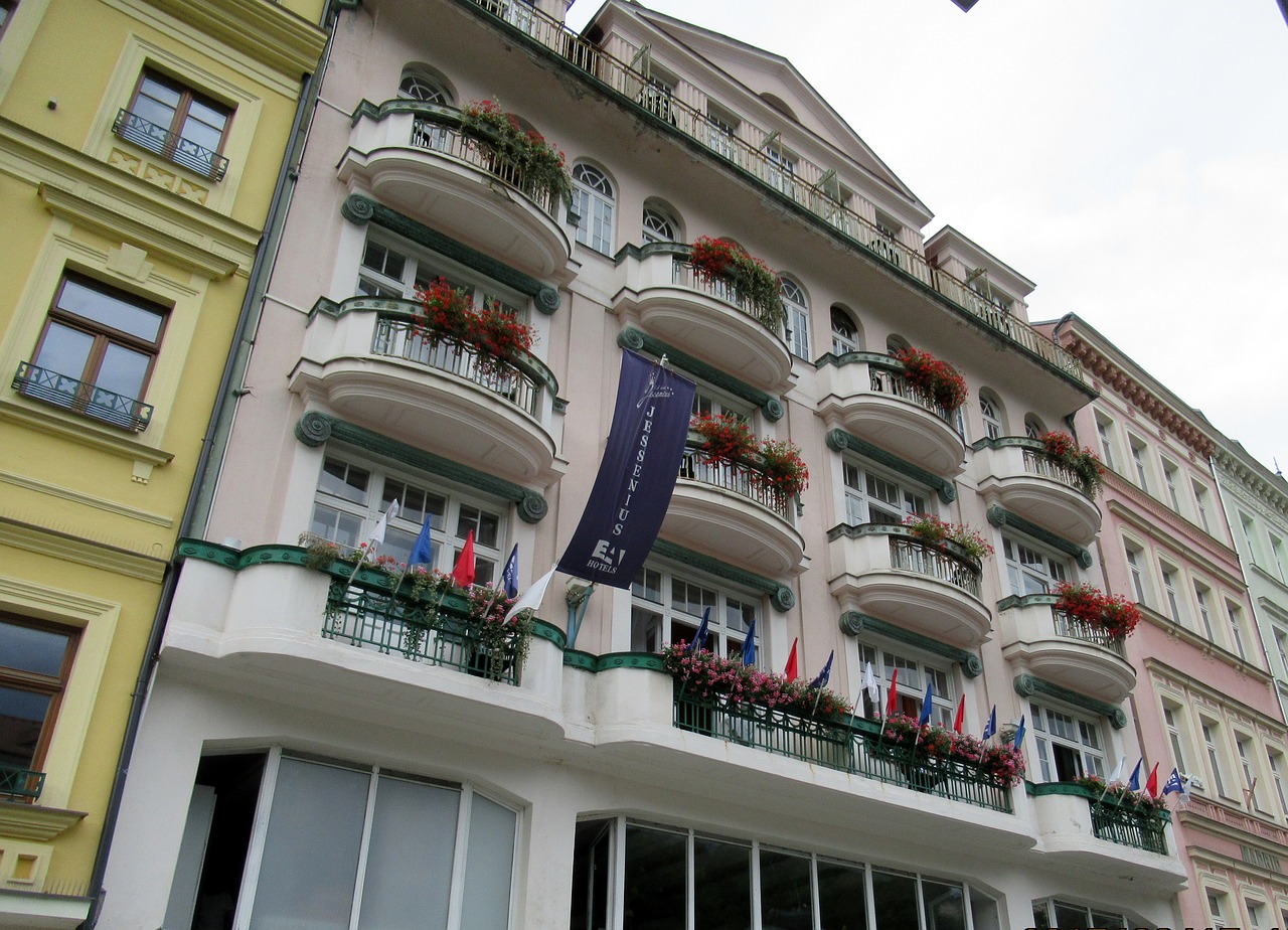 Karlovy Variuosi, Viešbutis, Balkonas, Gėlė, Nemokamos Nuotraukos,  Nemokama Licenzija
