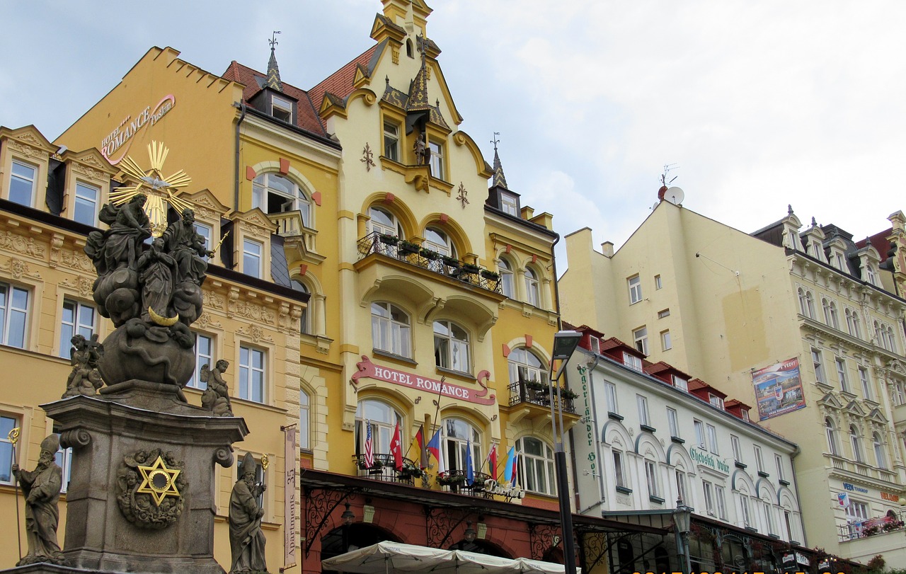 Karlovy Variuosi, Viešbučiai, Statula, Nemokamos Nuotraukos,  Nemokama Licenzija