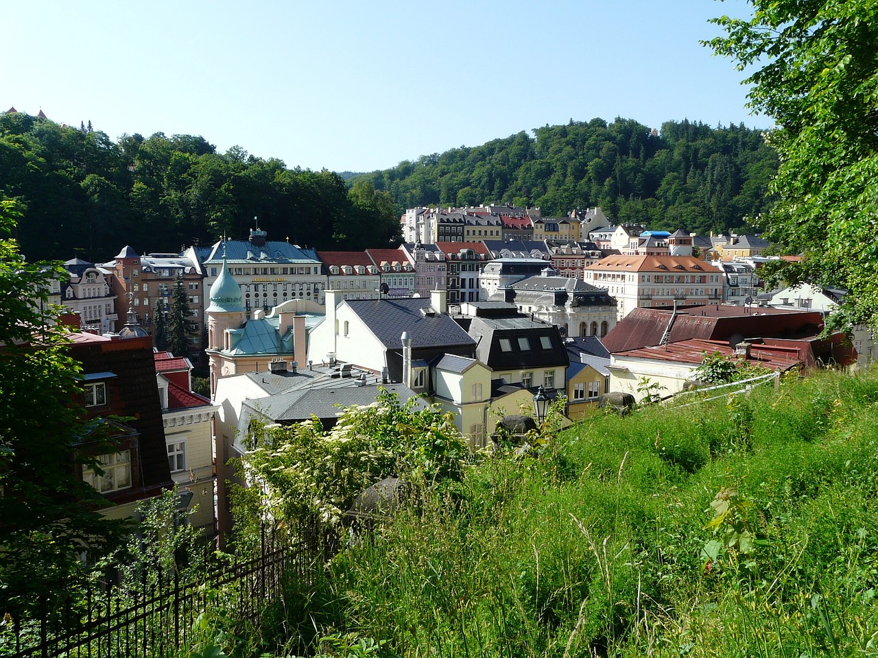 Karlovy Variuosi, Blogai, Perspektyva, Namai, Vaizdas, Miestas, Stogai, Lankytinos Vietos, Miesto Vaizdas, Nemokamos Nuotraukos