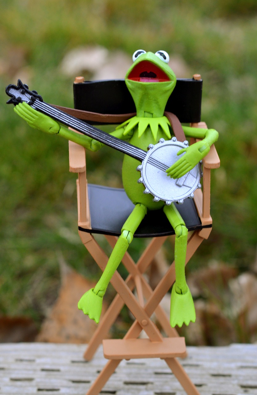 Kermit, Varlė, Muppet, Žaislas, Banjo, Žaisti, Sėdi, Kėdė, Instrumentas, Charakteris