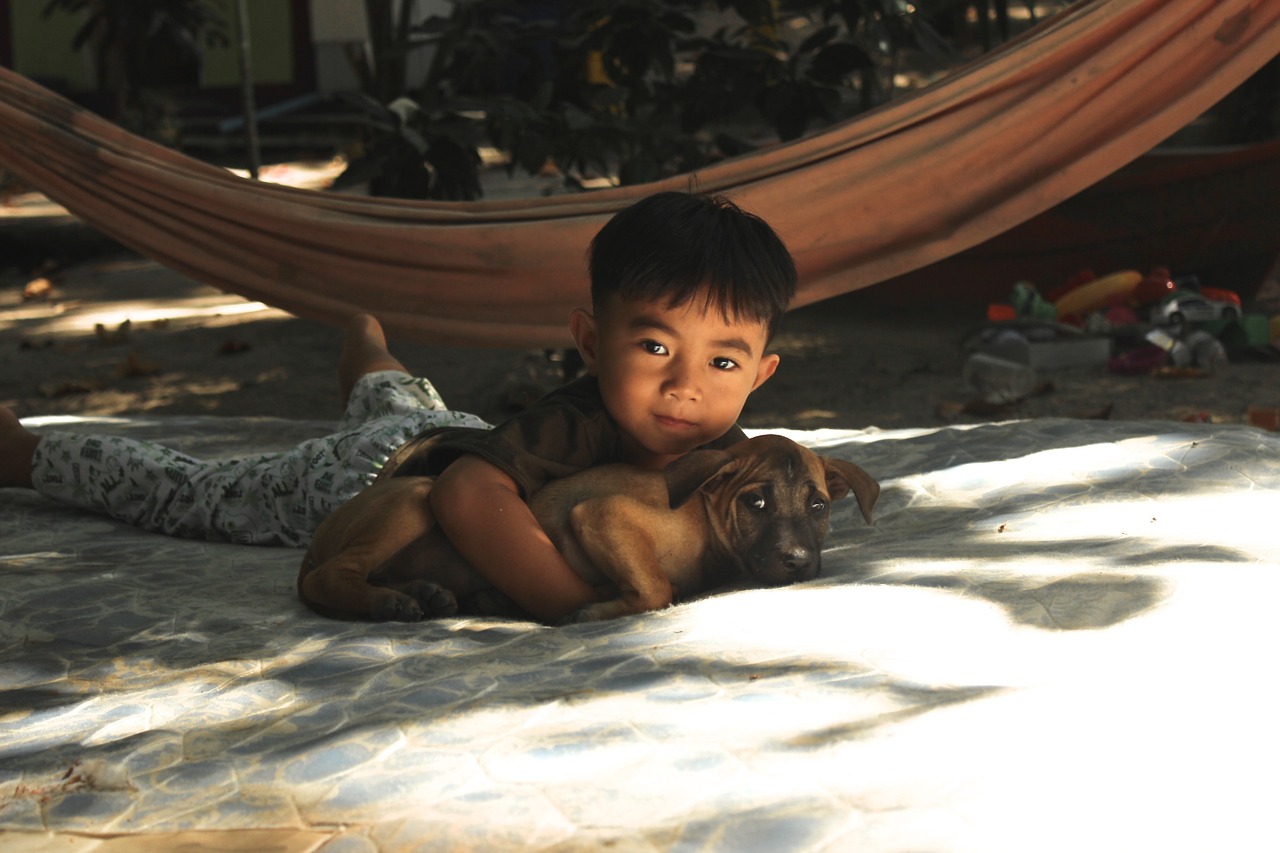 Vaikas, Šuo, Tailandas, Nemokamos Nuotraukos,  Nemokama Licenzija