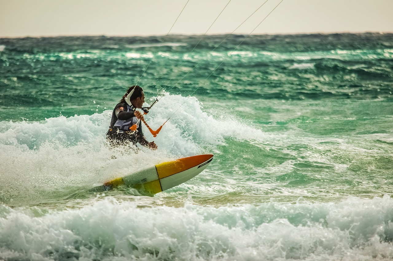 Kiteboarding,  Surf,  Banglentininkas,  Purkšti,  Bangų,  Vandens,  Vėjo,  Splash,  Veiksmų,  Aktyvus