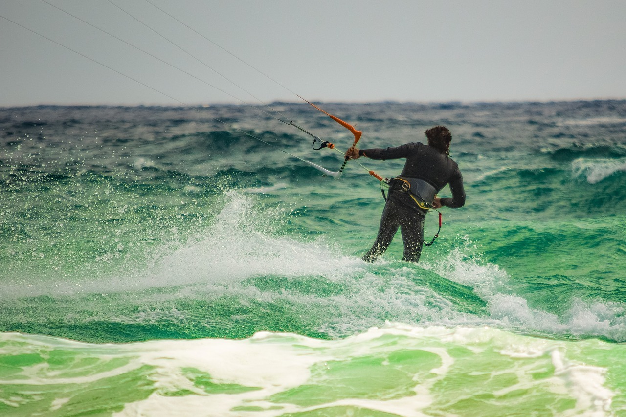 Kiteboarding,  Surf,  Banglentininkas,  Purkšti,  Bangų,  Vandens,  Vėjo,  Splash,  Veiksmų,  Aktyvus