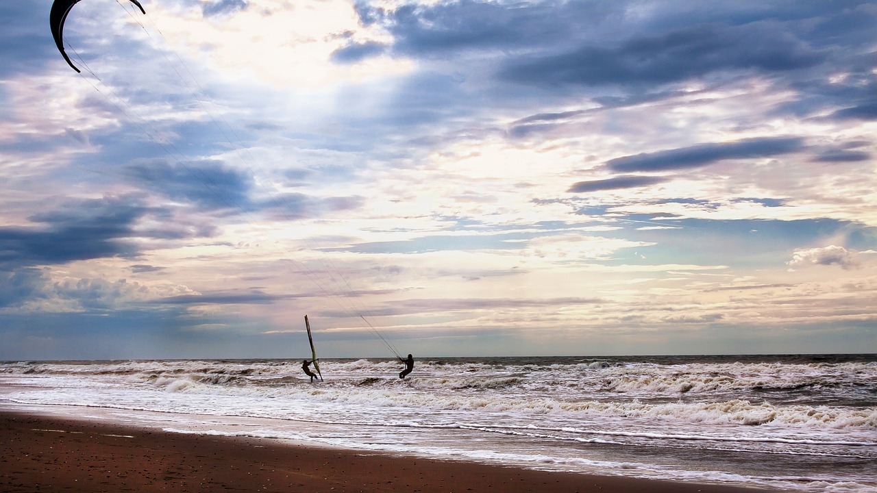 Kitesurfer, Jėgos Aitvarų Sportas, Drakonai, Sportas, Jūra, Šiaurės Jūra, Saulėlydis, Vanduo, Dangus, Vandens Sportas