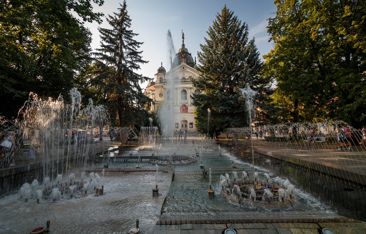 Košice Slovakija, Kosice, Fontanas, Dainuojantis Fontanas, Teatras, Košice Teatras, Paminklai, Slovakija, Nemokamos Nuotraukos,  Nemokama Licenzija