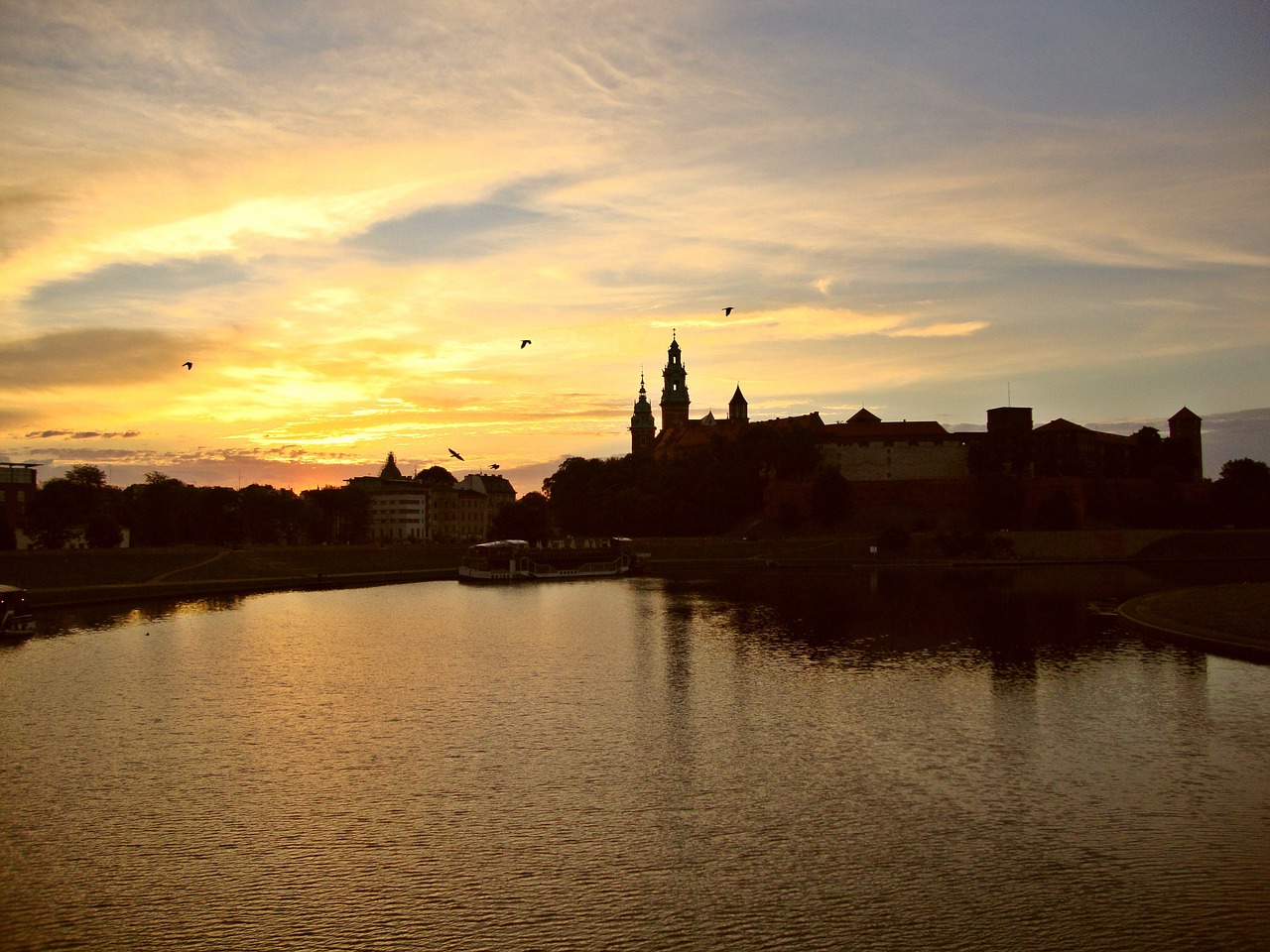 Kraków, Lenkija, Wawel, Saulėtekis, Vaizdingai, Vanduo, Debesys, Nemokamos Nuotraukos,  Nemokama Licenzija