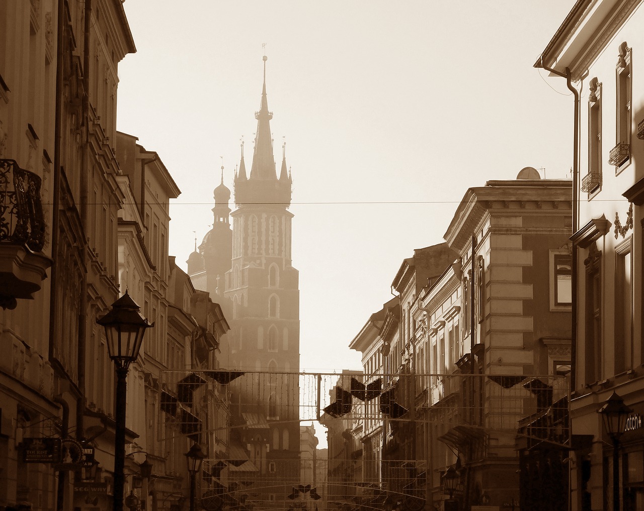 Krakow, Su Vaizdu Į Marienkirche, Šv. Marijos Bažnyčia, Florianska Gatvė, Senamiestis, Sena Nuotrauka, Miestas, Architektūra, Struktūros, Smogas