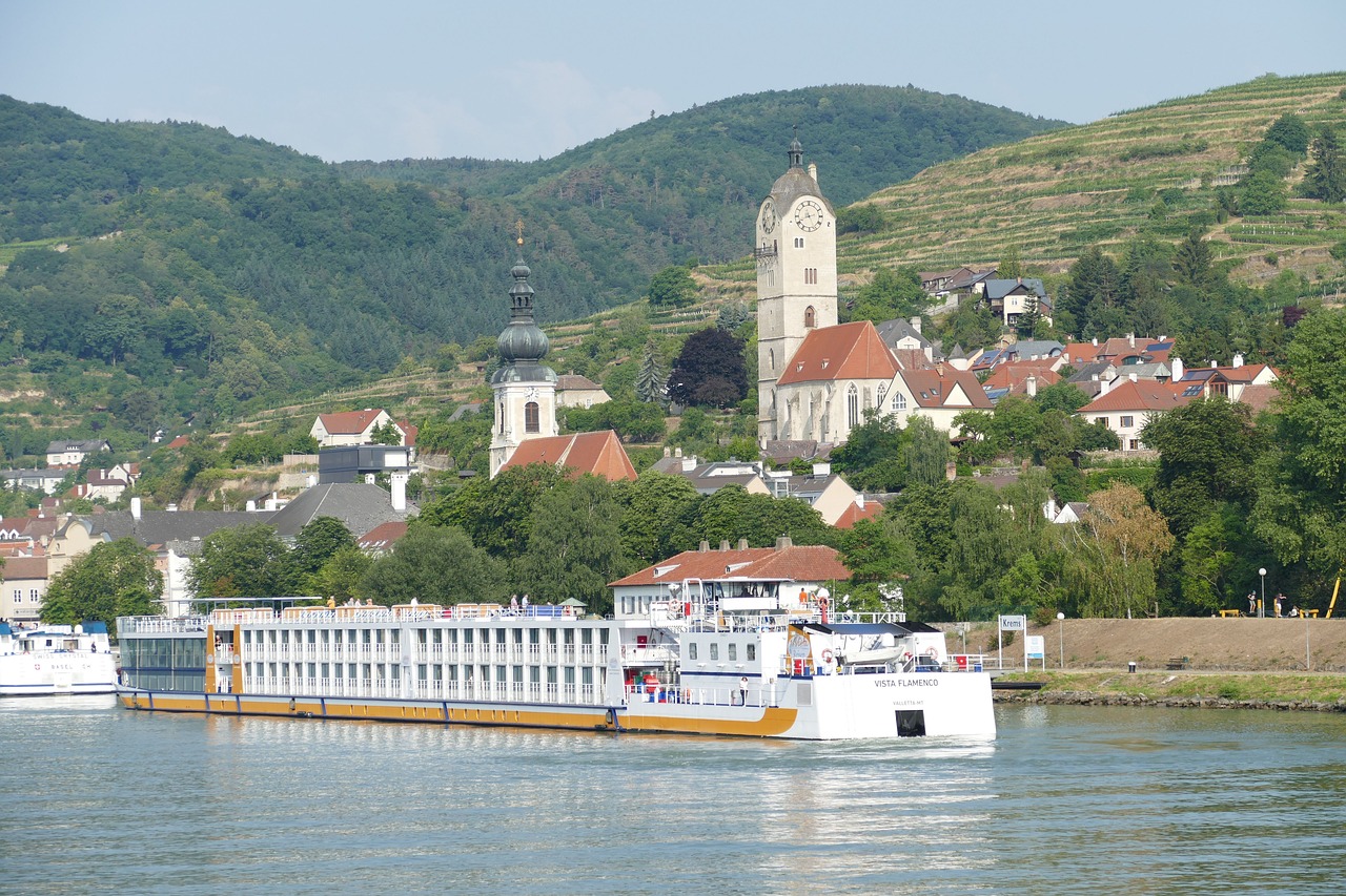 Krems, Austria, Wachau, Danube, Upė, Upės Kruizas, Kruizas, Laivas, Bažnyčia, Bokštas