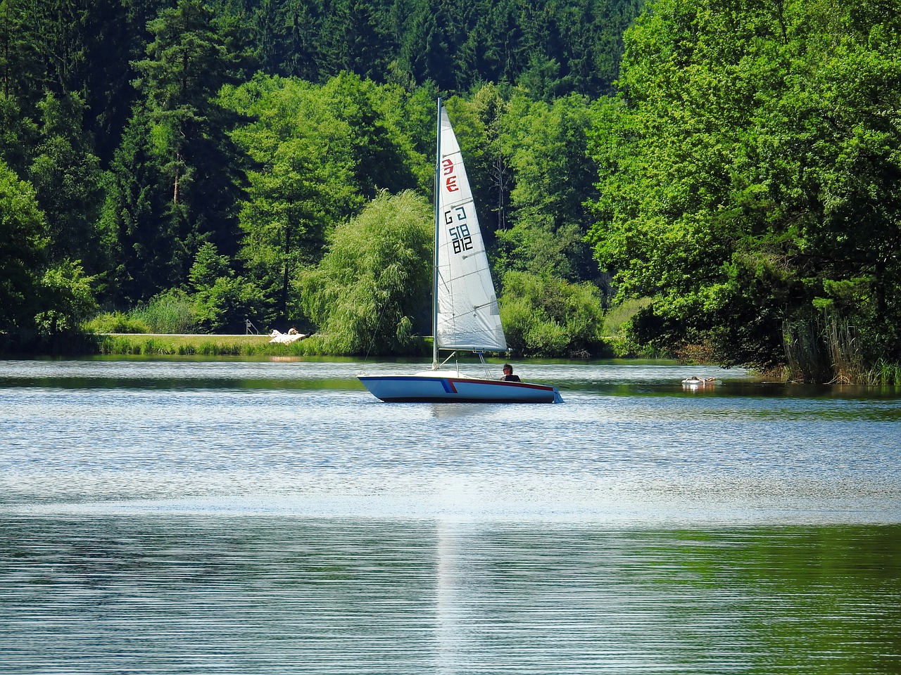 Ežeras, Vanduo, Kraštovaizdis, Gamta, Bankas, Nuotaika, Boot, Burinė Valtis, Buriu, Nemokamos Nuotraukos