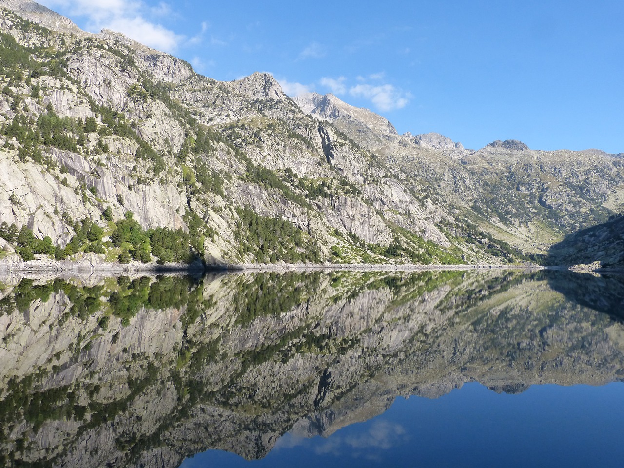 Ežeras, Atspindys, Aukštas Kalnas, Tvenkinys, Pirėnai, Griuvėsių Užtvankos, Rezervuaras, Nemokamos Nuotraukos,  Nemokama Licenzija