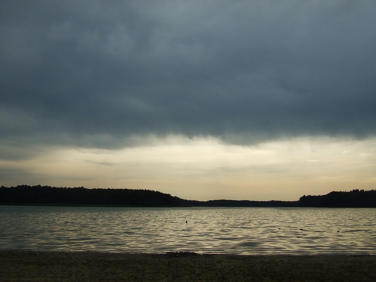 Ežeras, Lietinga Nuotaika, Abendstimmung, Debesys, Nemokamos Nuotraukos,  Nemokama Licenzija