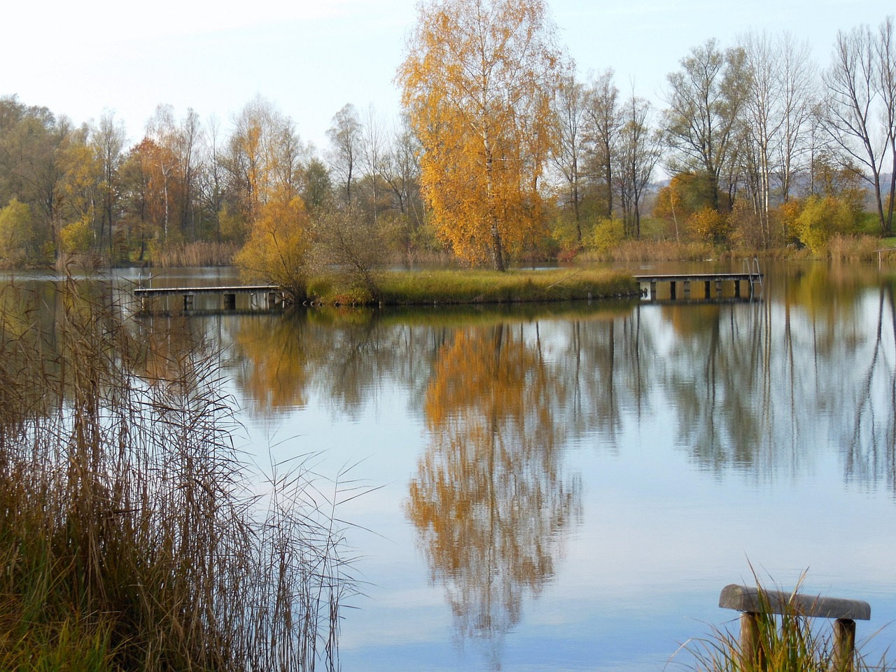 Ežeras, Sperach, Peracher Maudytis Ežeras, Altötting, Badesee, Vanduo, Rudens Nuotaika, Veidrodis, Gamta, Kraštovaizdis