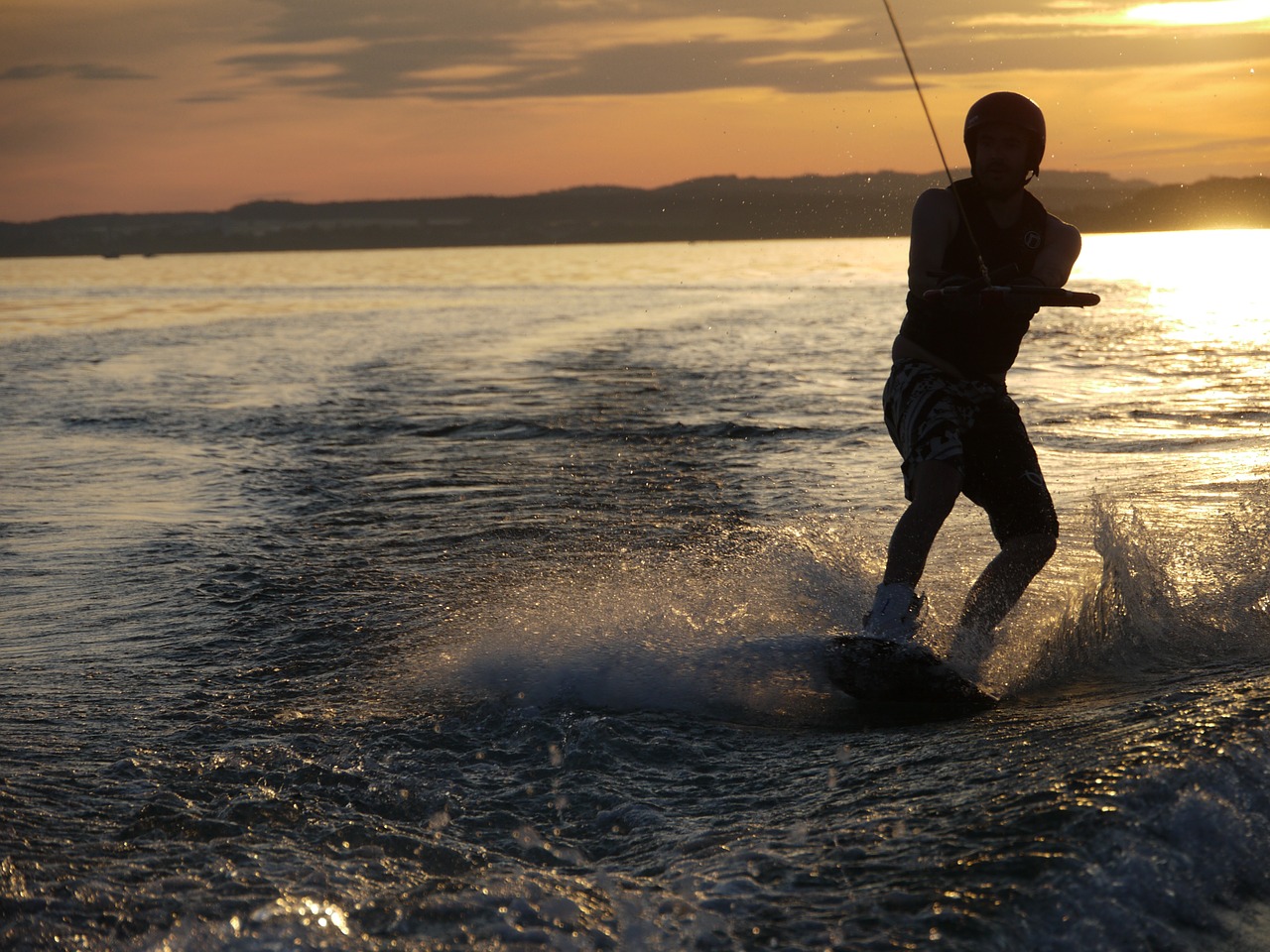 Ežeras,  Ežero Konstanta,  Wakeboard,  Boot,  Vasara,  Vanduo,  Saulėlydis,  Vandenyse, Nemokamos Nuotraukos,  Nemokama Licenzija