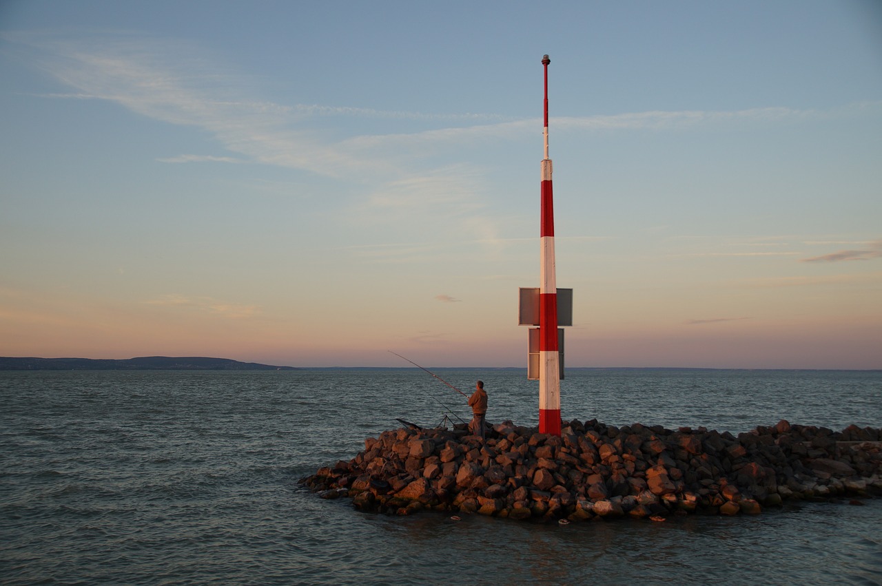 Ežeras, Balaton, Saulėlydis, Žvejys, Švyturys, Žuvis, Žvejyba, Nemokamos Nuotraukos,  Nemokama Licenzija