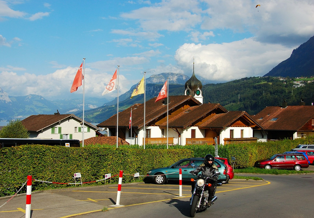 Ežero Lucerne Regionas, Šveicarija, Motociklas, Miestas, Bažnyčia, Nemokamos Nuotraukos,  Nemokama Licenzija
