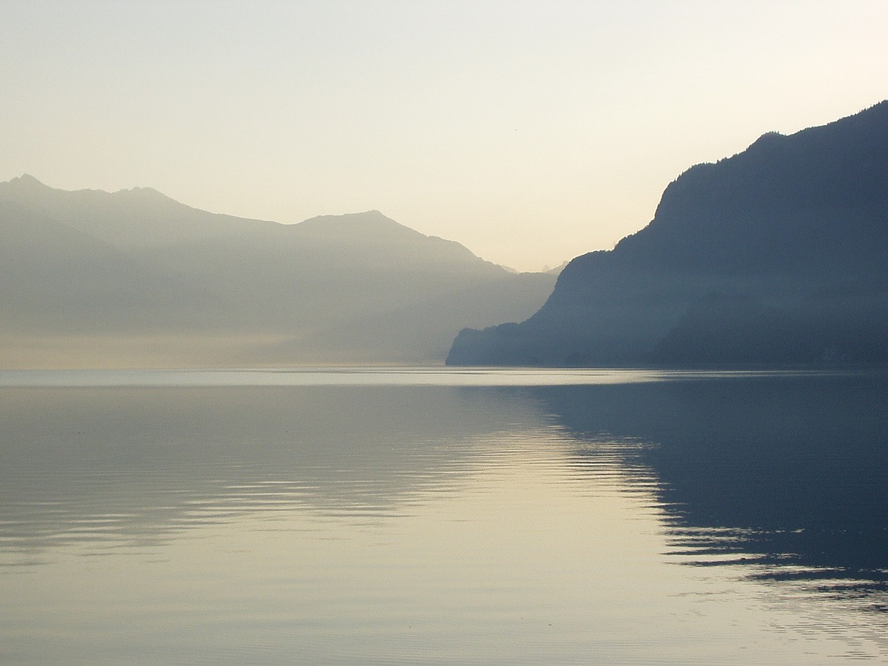 Brienz Ežeras, Migla, Šveicarija, Kalnai, Alpių, Kraštovaizdis, Nemokamos Nuotraukos,  Nemokama Licenzija