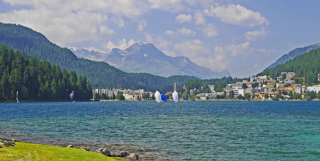 Ežeras St Moritz, Engadin, Aukštas Slėnis, Rhātkon, Šveicarija, Graubünden, Corvatsch, Intalto Slėnis, Buriu, Regata