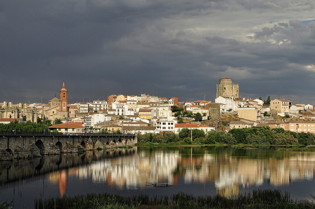 Kraštovaizdis, Upė, Atspindys, Alba De Tormes, Savivaldybė, Salamanca, Provincija, Ispanija, Upės Kalnai, Taikus