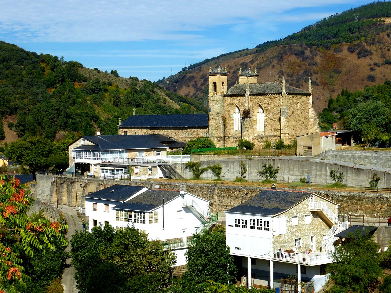 Kraštovaizdis, Ispanija, Kalnas, Bažnyčia, Kalnas, Dangus, Sierra, St James Kelias, Camino Santiago, Nemokamos Nuotraukos