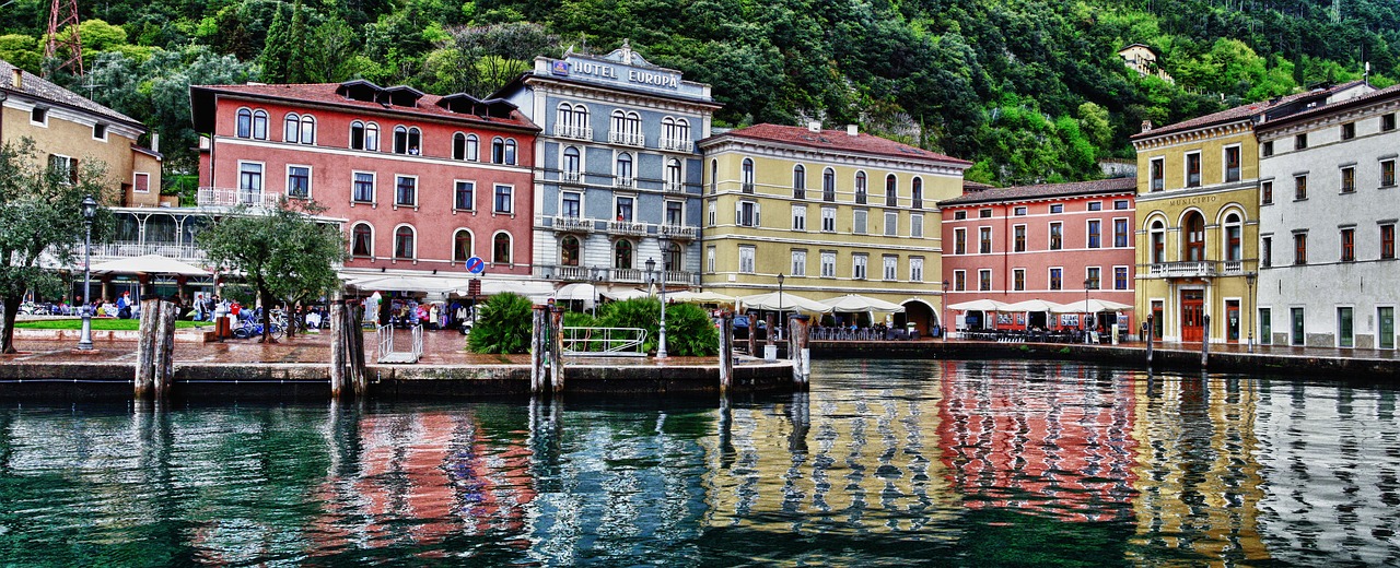 Kraštovaizdis, Ežeras, Viešbutis, Riva Del Garda, Gamta, Žalias, Apmąstymai, Vanduo, Augmenija, Nemokamos Nuotraukos