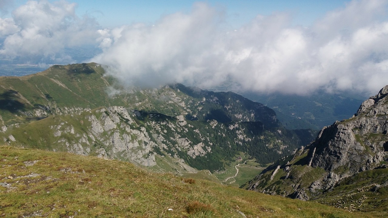 Kraštovaizdis, Kalnai, Medžiai, Debesys, Žolė, Nemokamos Nuotraukos,  Nemokama Licenzija