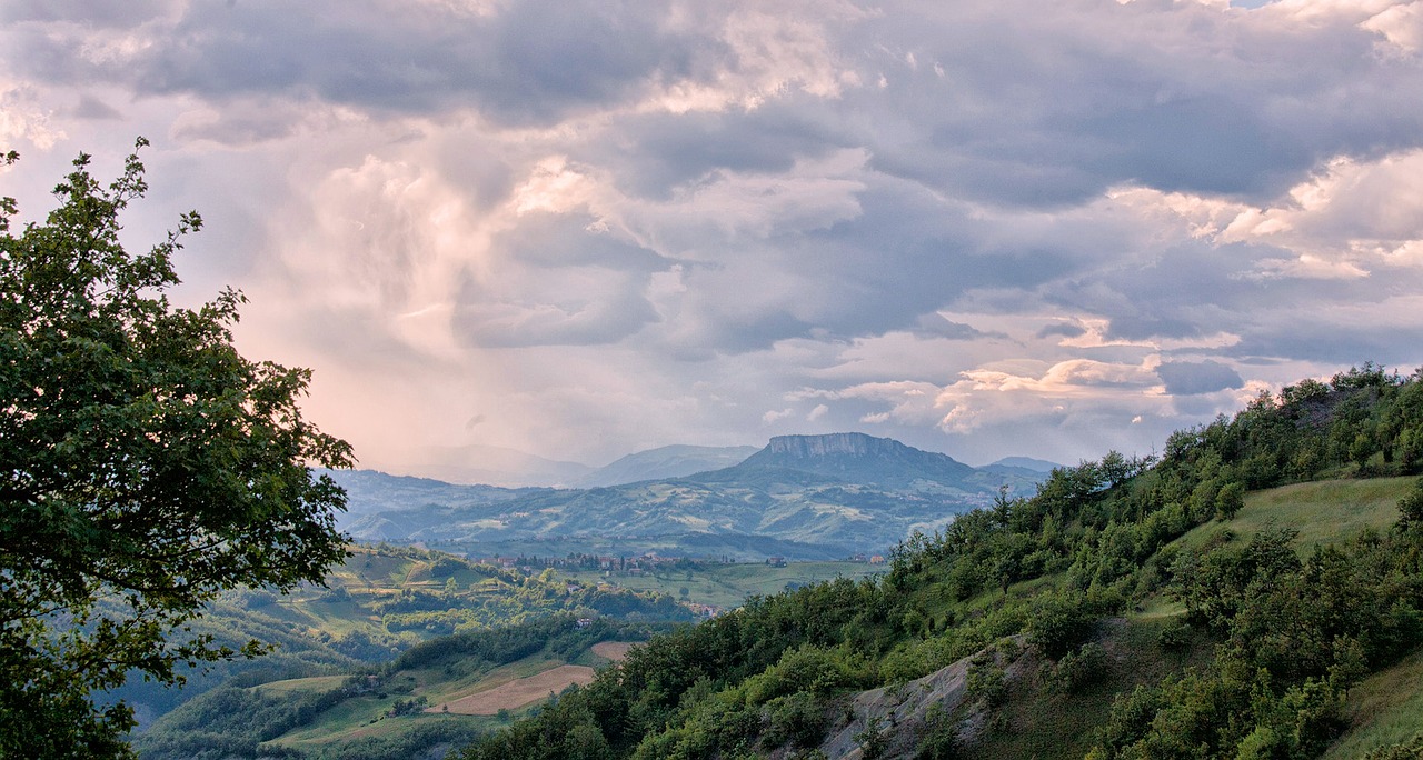 Kraštovaizdis, Bismantova, Debesys, Nemokamos Nuotraukos,  Nemokama Licenzija