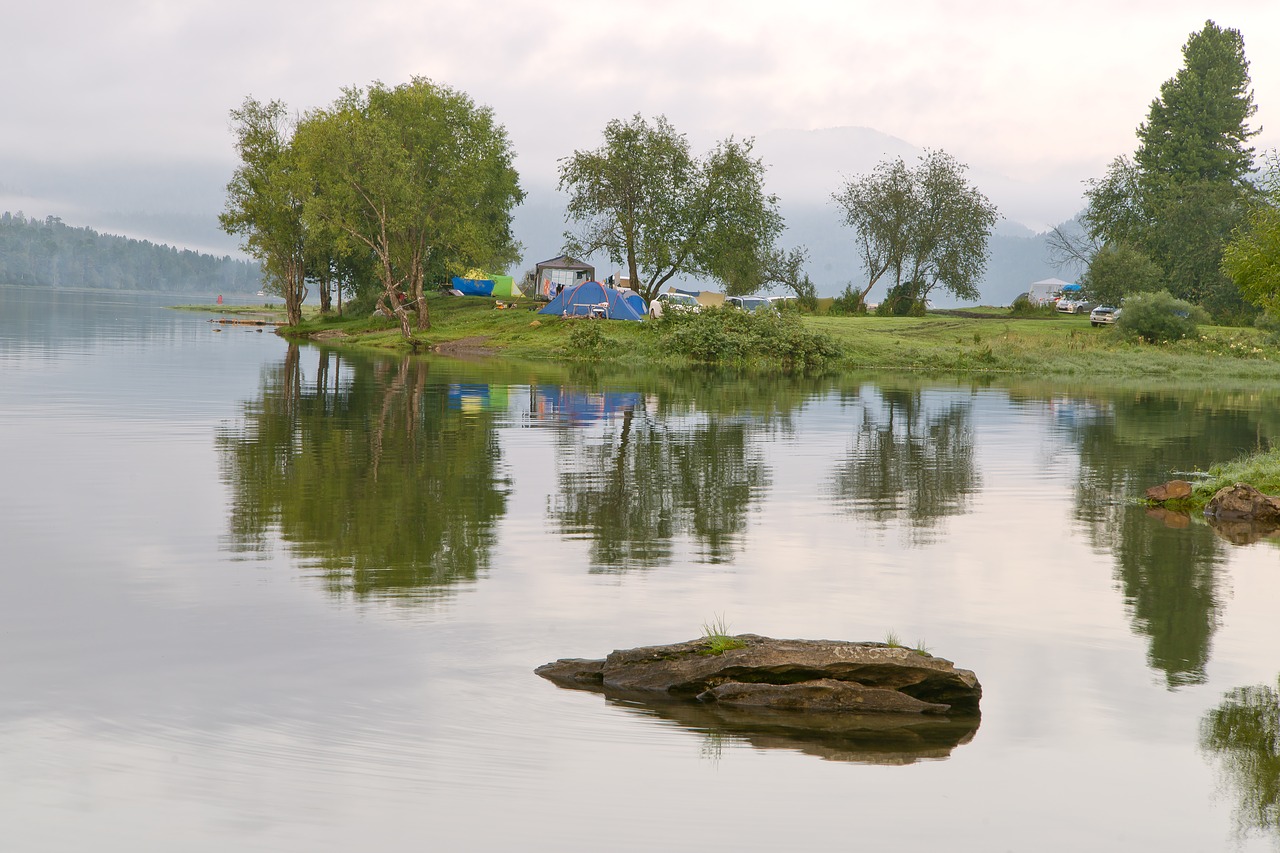 Kraštovaizdis, Taika, Ramus, Spalvinga, Ežeras, Akmuo, Medžiai, Kelionė, Saulės Šviesa, Vaizdingas