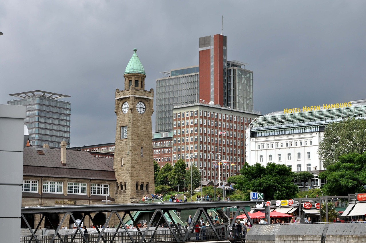 Landungsbrücken, Elbe, Hamburgas, Elbės Filharmonijos Salė, Boot, Miesto Vaizdas, Uostas, Lietinga Diena, Nemokamos Nuotraukos,  Nemokama Licenzija