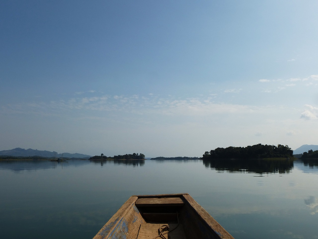 Laosas, Ežeras, Vanduo, Laivas, Gamta, Nuotaika, Poilsis, Dangus, Kraštovaizdis, Nemokamos Nuotraukos