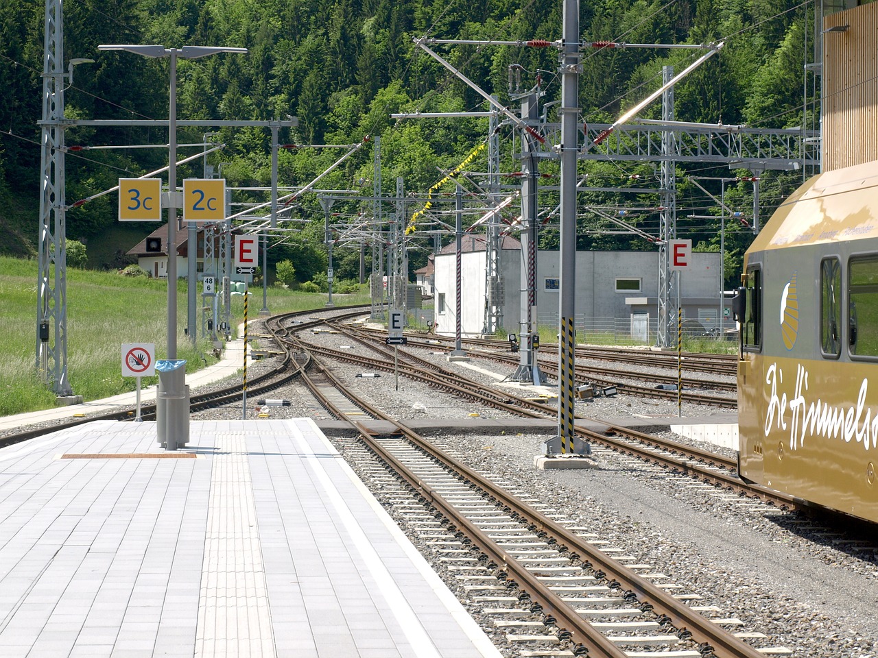 Laubenbachmühle, Traukinių Stotis, Geležinkelis, Geležinkelis, Viešasis Transportas, Traukinys, Lokomotyvas, Takelius, Gabenimas, Platforma