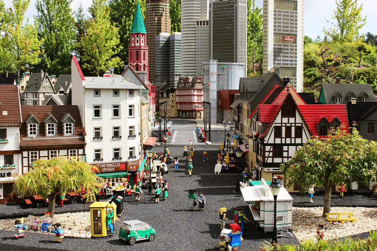 Lego, Legolandas, Statyti, Žaisti, Žaislai, Vaikai, Lego Blokai, Statybiniai Blokai, Teminis Parkas, Miesto