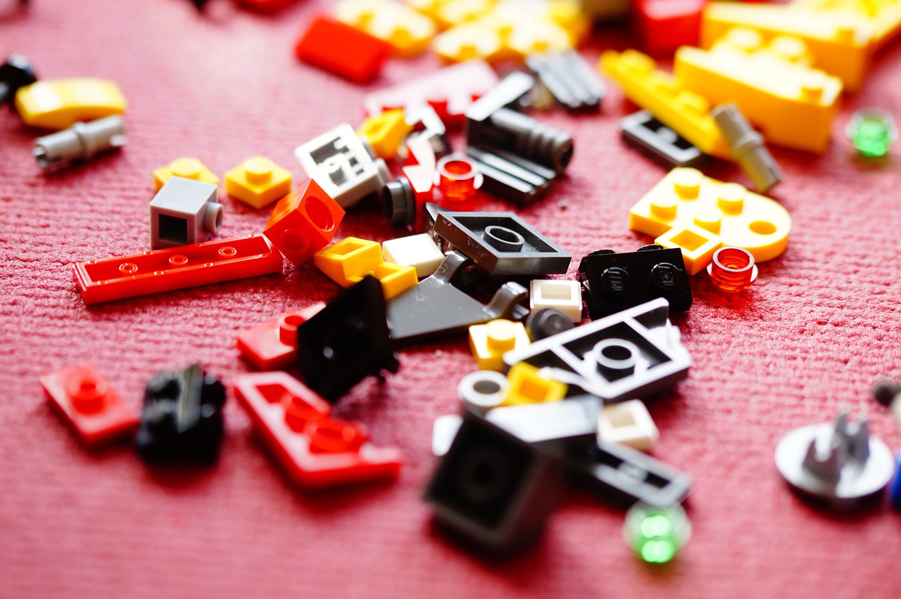 Lego,  Statyti,  Statybiniai Blokai,  Žaislai,  Vaikai,  Žaisti,  Vaikas,  Spalvinga,  Vaikų Kambarys,  Statybiniai Žaislai