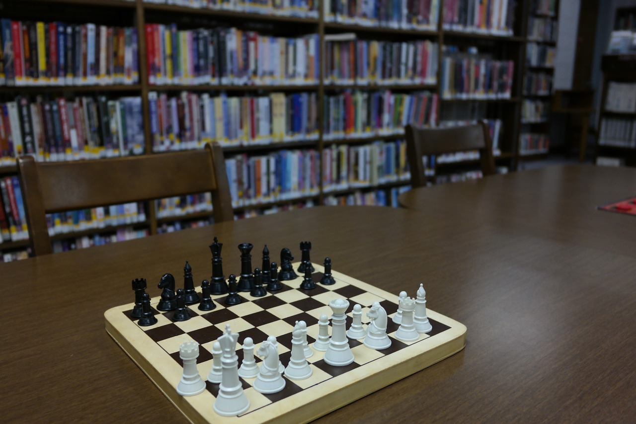 Biblioteka, Šachmatai, Šachmatų Lenta, Knygos, Nemokamos Nuotraukos,  Nemokama Licenzija