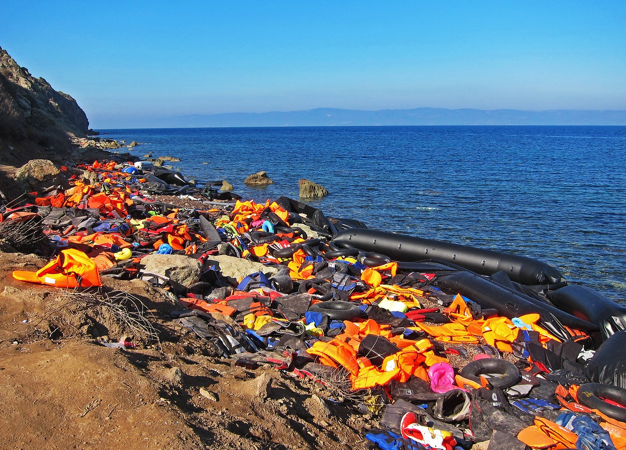 Gelbėjimosi Liemenės,  Sirija,  Karas,  Oranžinė,  Papludimys,  Pabėgėliai,  Lesvos,  Graikija,  Plaustas,  Gumos Plaustai