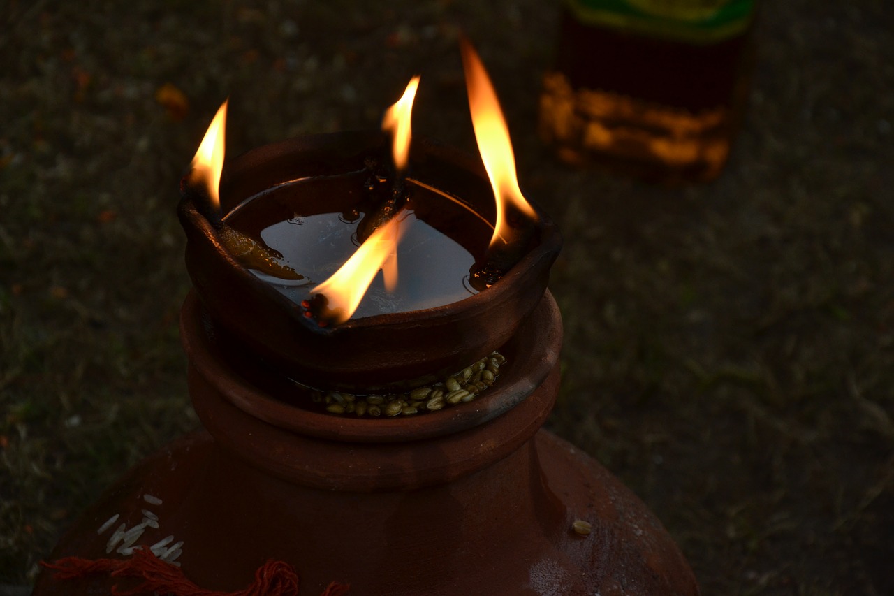 Šviesa, Liepsna, Ugnis, Puodas Diya, Indijos, Deepawali, Diya, Šventė, Dvasinis, Laimingas