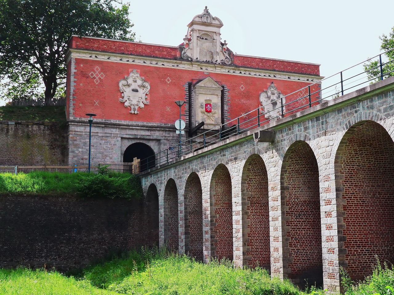 Lilas, Durų Gentas, Fortifikacija, Tiltas, Rampa, Kariuomenė, Traukinio Tiltas, Citadelė, Istorija, Akmens Arka