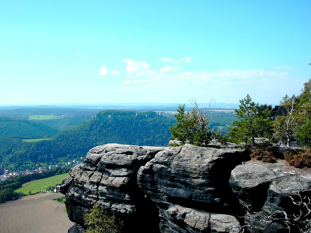 Liilio Akmuo, Königstein, Fiksuotas Königstein, Elbe Smiltainio Kalnai, Rokas, Kraštovaizdis, Saksonijos Šveicarija, Saksonija, Dangus, Gamta