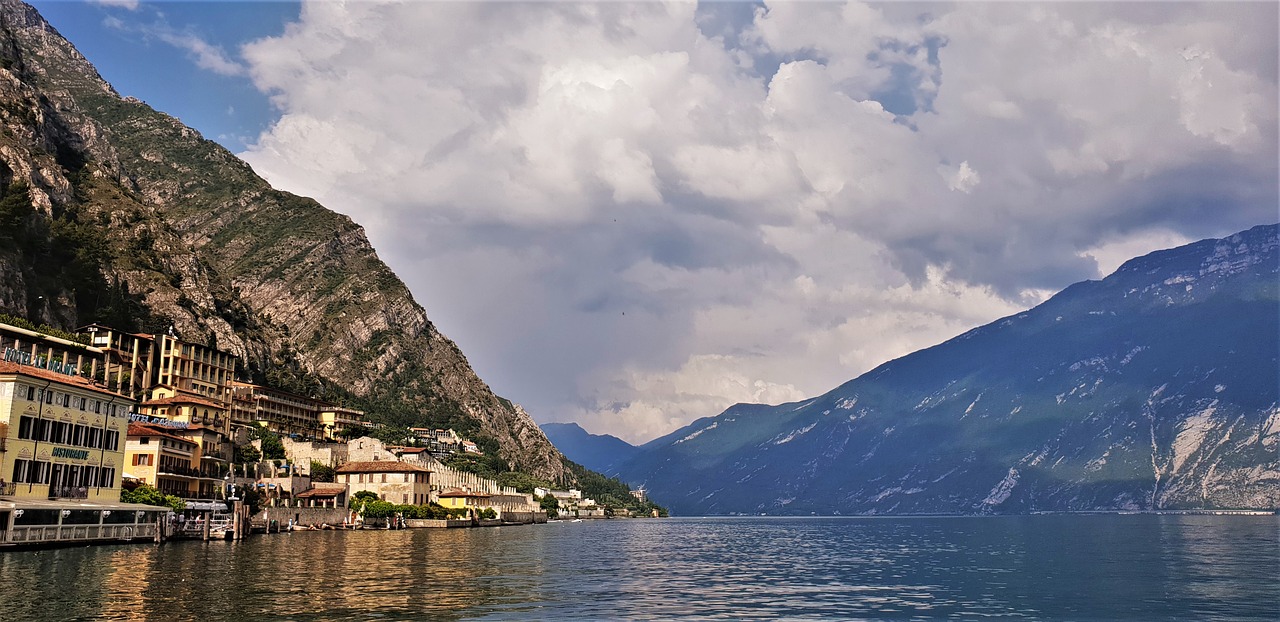 Limone Sul Garda,  Garda,  Lombardija,  Namas Namai,  Limone,  Vieta,  Ežeras,  Namas,  Vandens,  Atostogos